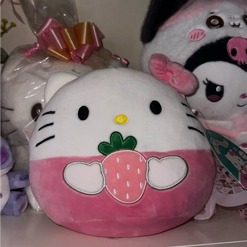 NWT Hello kitty Squishmallow 🩷